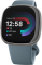 Fitbit Versa 4 activity tracker wasserfallblau/aluminium platinum 